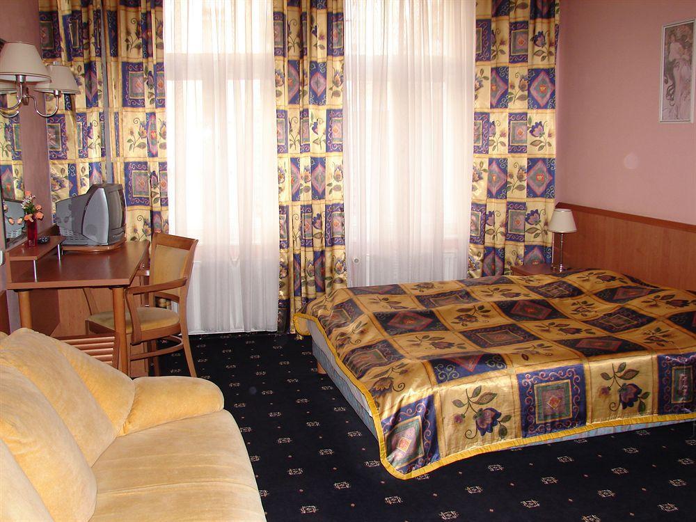 Hotel Aladin Praga Exterior foto